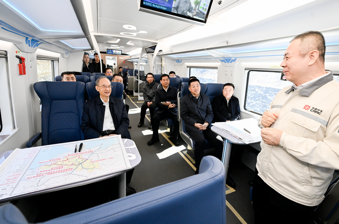 ʡί��ӛ���H�y(c��)��3000���˴δ�ͬ��䡱�w�(y��n)