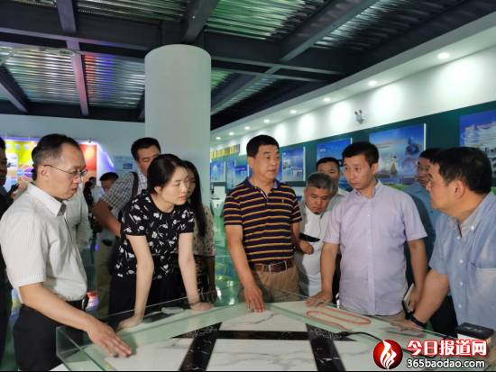 1_國(guó)家節(jié)能中心李行副主任一行蒞臨魯電集團(tuán)(3)(1)(2)(1)964.png