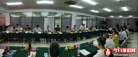 1_國(guó)家節(jié)能中心李行副主任一行蒞臨魯電集團(tuán)(3)(1)(2)(1)223.png