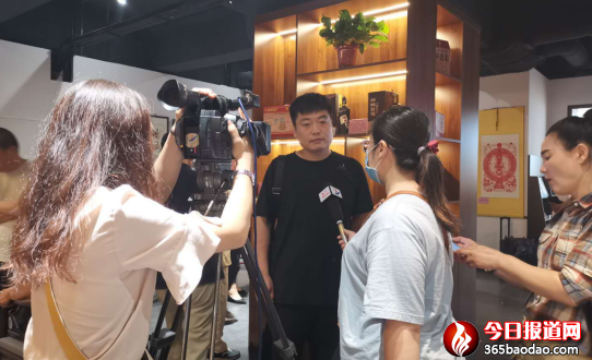 媧城黑小麥酒榮獲周口非遺特產(chǎn)獎 尹程起報(bào)道(1)943.png