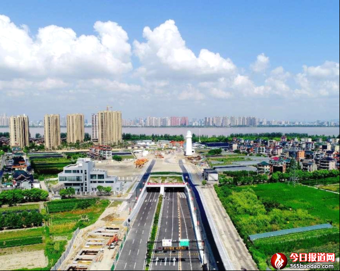“錢(qián)塘先鋒號(hào)”的穿江之旅2022.8.1 - 配圖(2)3581.png