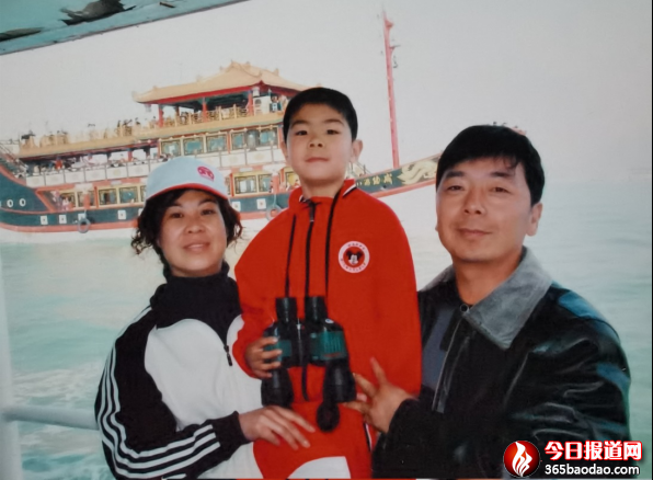 衛(wèi)運(yùn)河橋上升起一顆耀眼的星3685.png